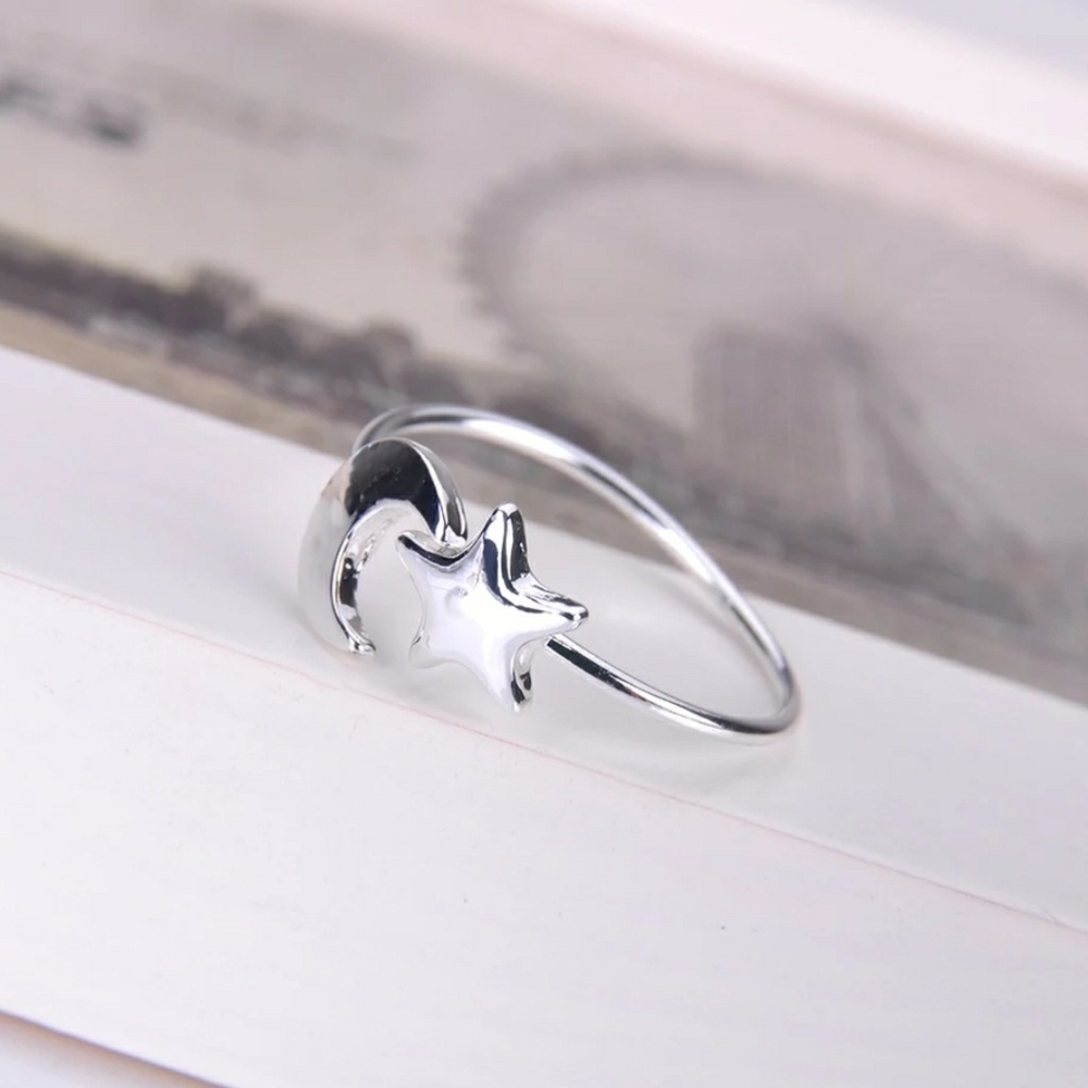 🌹STAR & MOON RESIZABLE RING! - Picture 2 of 5